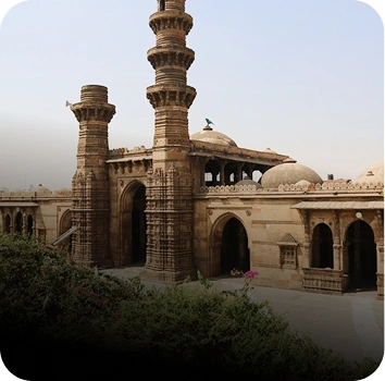 Jhulta Minar